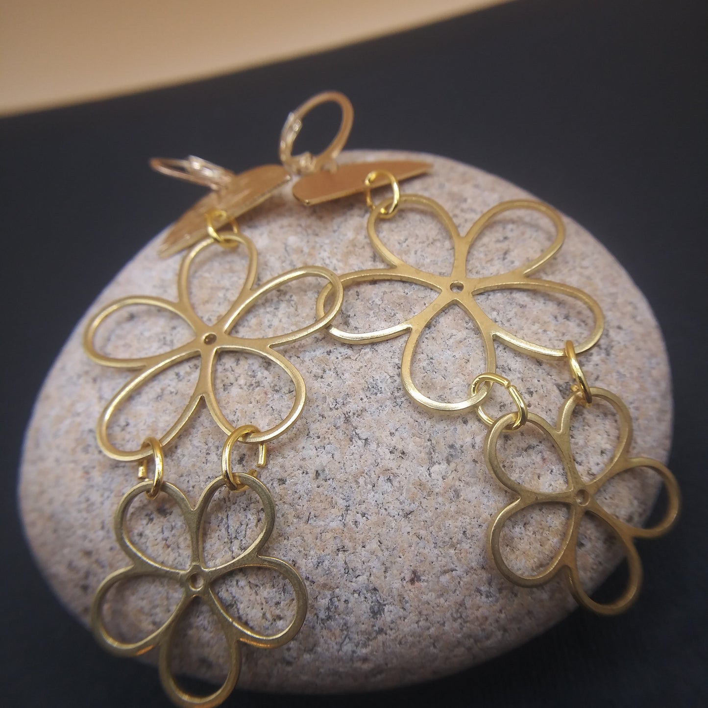 Flower Power Earrings in gold