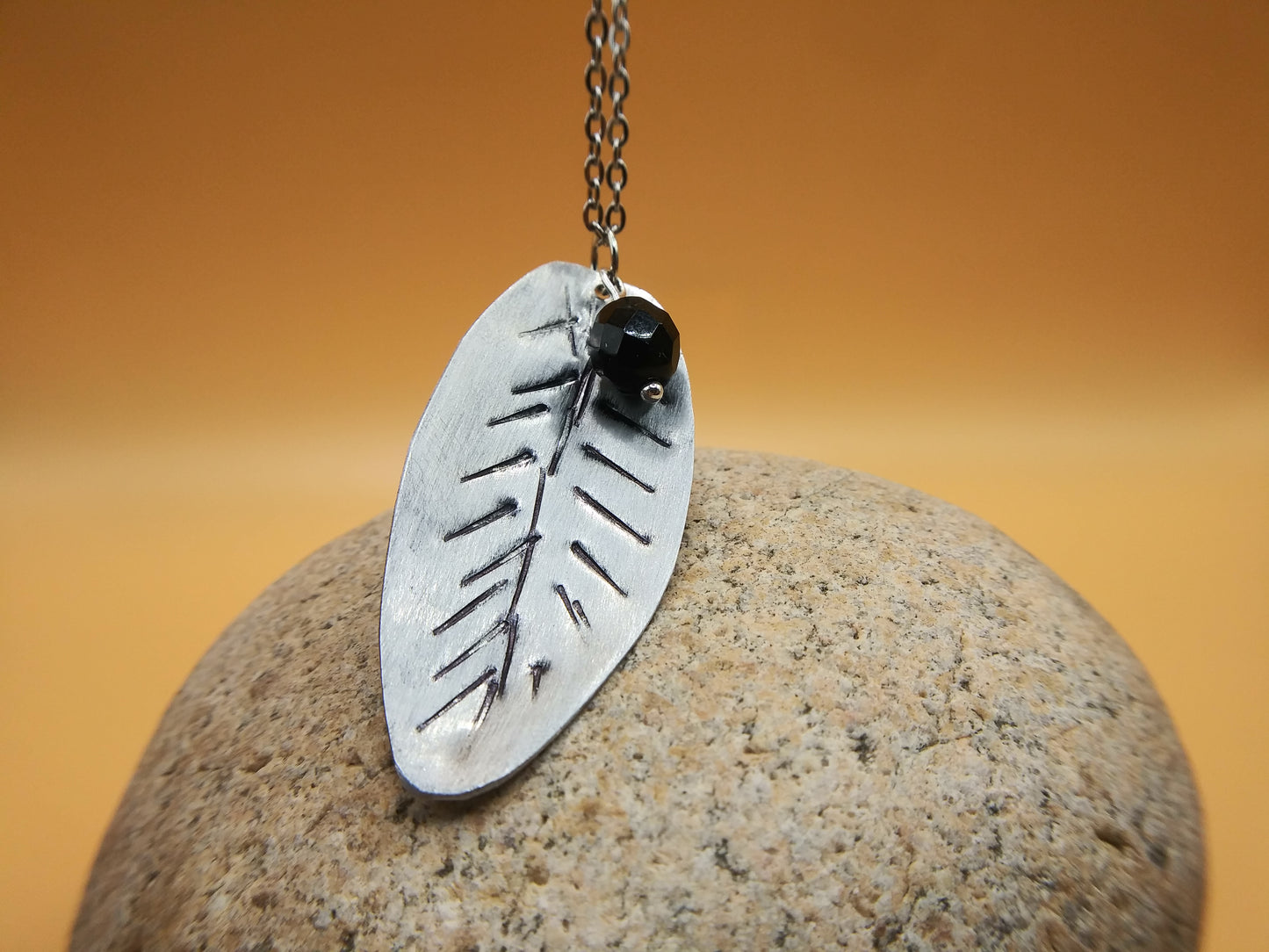 New Leaf Black Onyx 18 inches