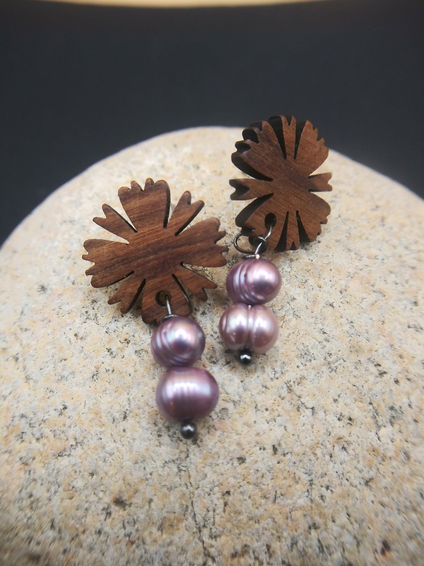 Wooden Flowers studs in pink