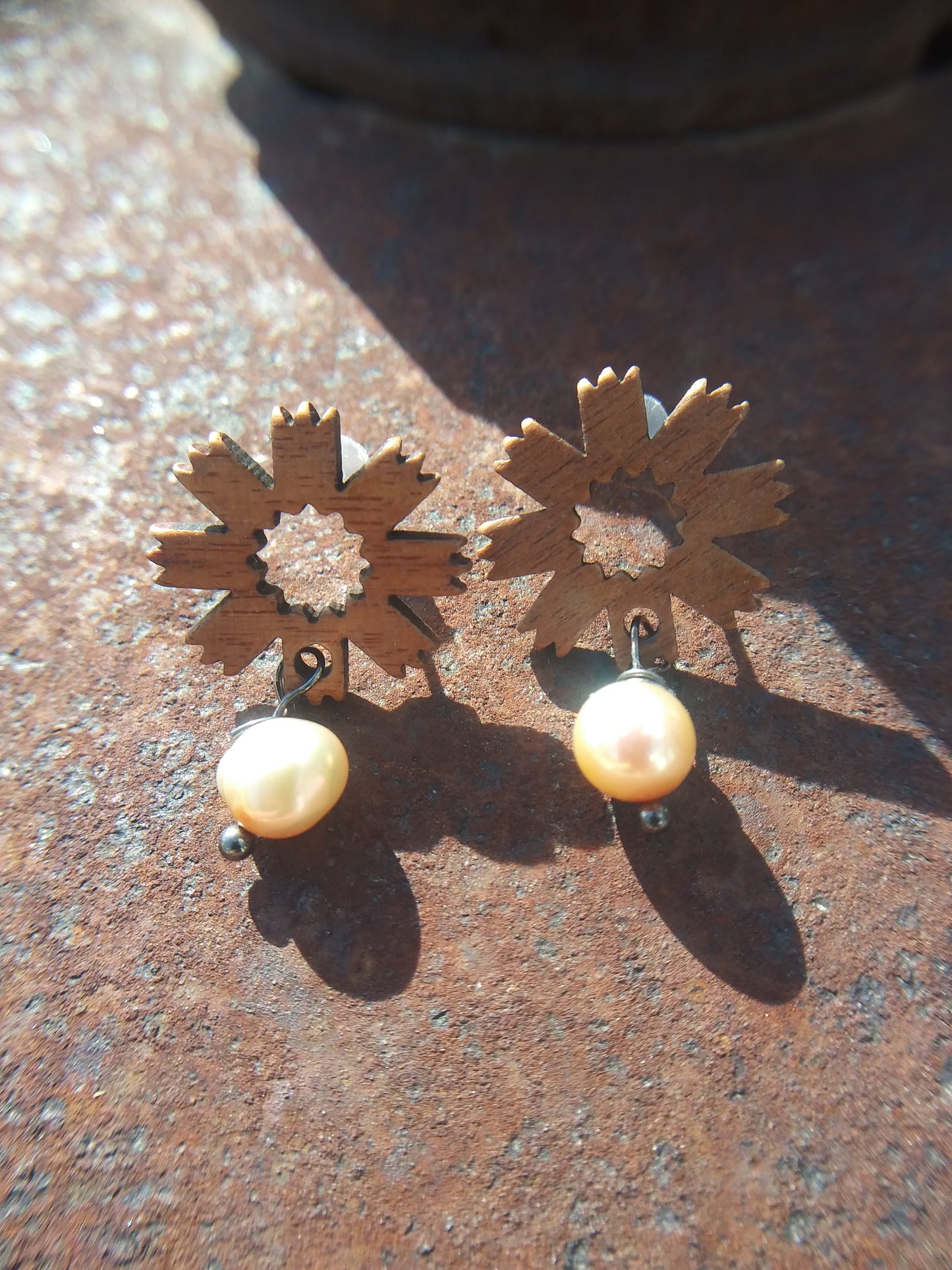Wooden flowers earrings posts